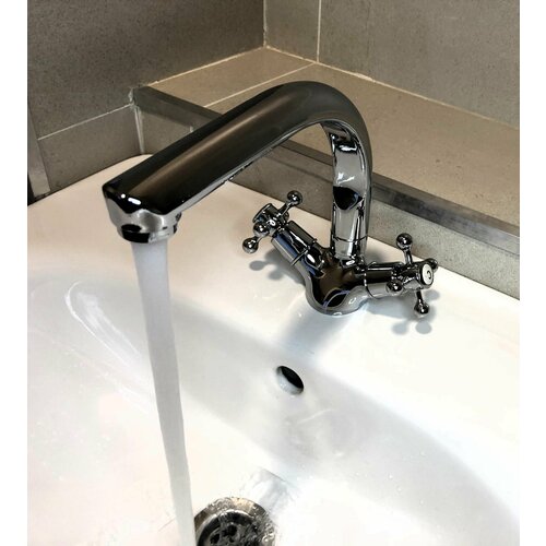 Смеситель для раковины