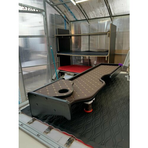 Стол-полка на торпеду для грузового автомобиля MAN TGA TGL XXL Коричневая экокожа Бежевый ромб 9922₽