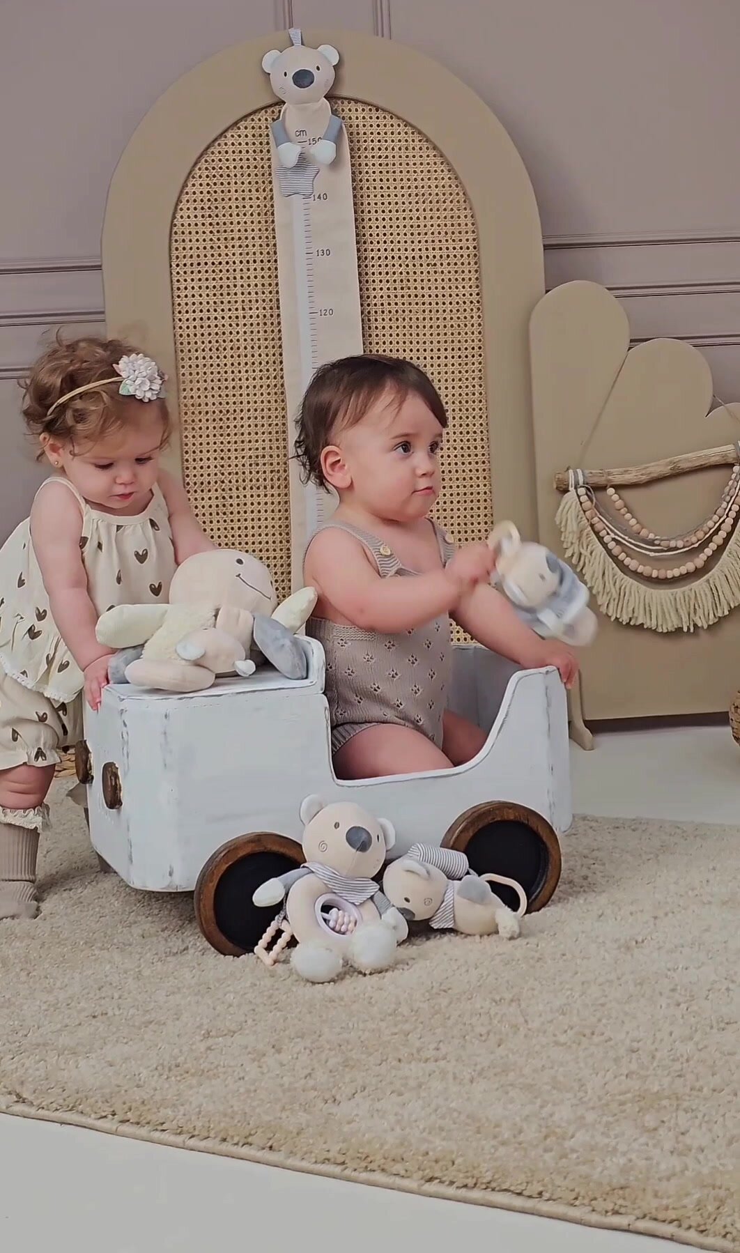 Развивающая игрушка-комфортер "Teddy Bear Beige", 5 навыков малышей, от Lorelli — фото 1