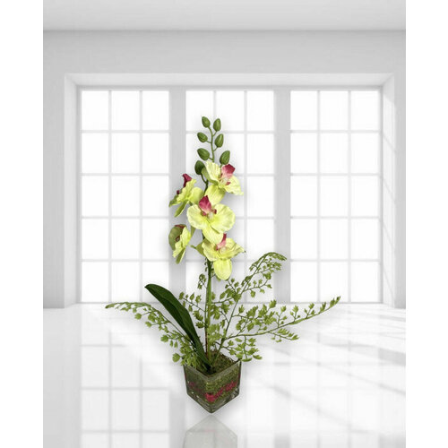 Композиция с искусственной орхидеей