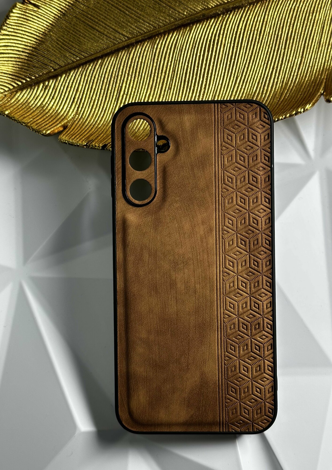 Чехол кожаный на Samsung Galaxy A14 / Самсунг А14 с защитой камеры, геометрия, коричневый