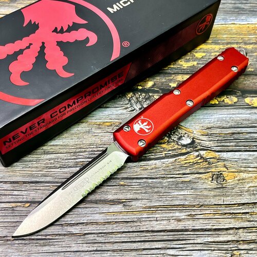 Нож складной MicroTech MCT12111RD Ultratech, StoneWash PartSerrated M390 Blade, Red Handle нож складной microtech mct12310pu ultratech m390 tanto stonewashed blade purple aluminium handle