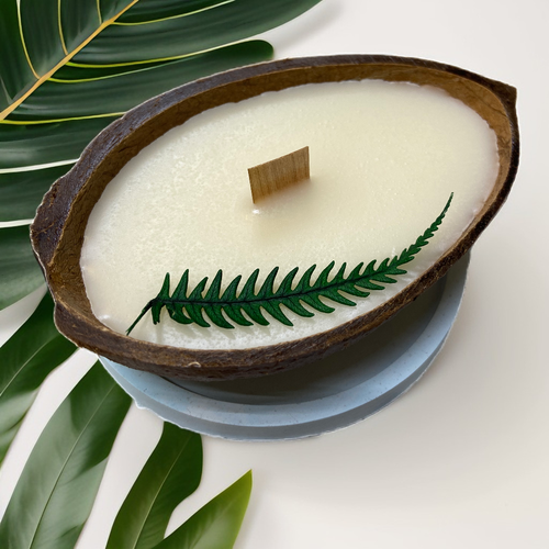 Свеча ароматическая в кокосе 