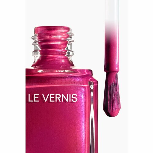 Лимитированный лак для ногтей CHANEL Le Vernis - 100 оригинал Новогодняя коллекция 2024 Оттенок - 191 Charmer 7990₽