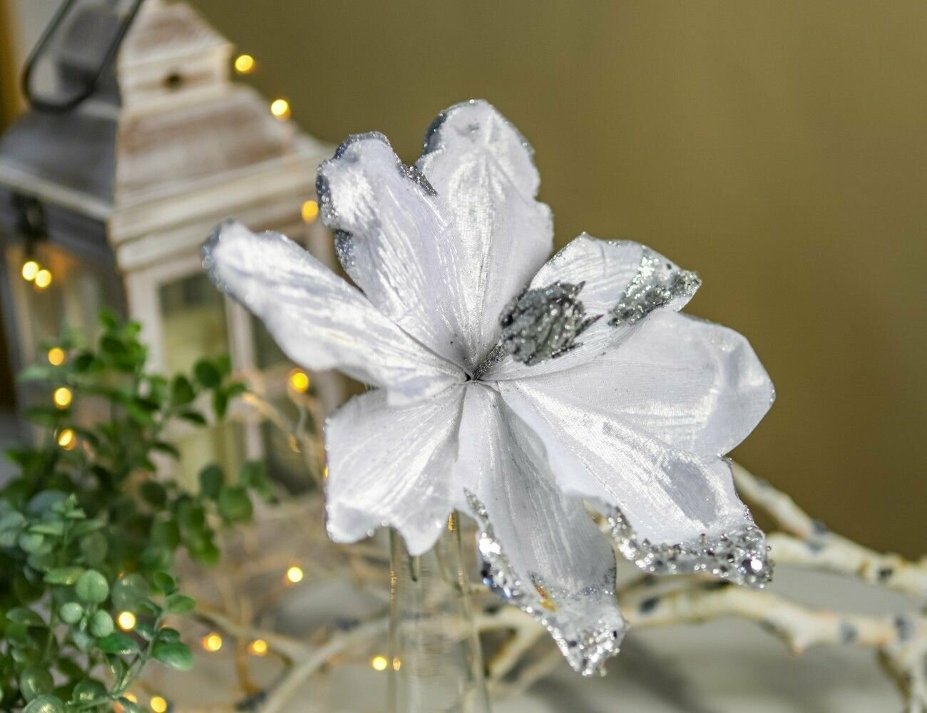 Декоративная на клипсе, белая, 23 см, Triumph Tree