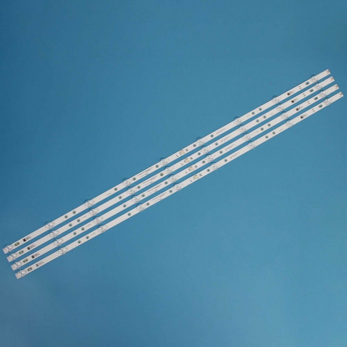 фото CX50D09-ZC56AG-04 / 303CX500063 / JL. D50091330-006DS-M новый комплект планок подсветки для телевизоров 50"