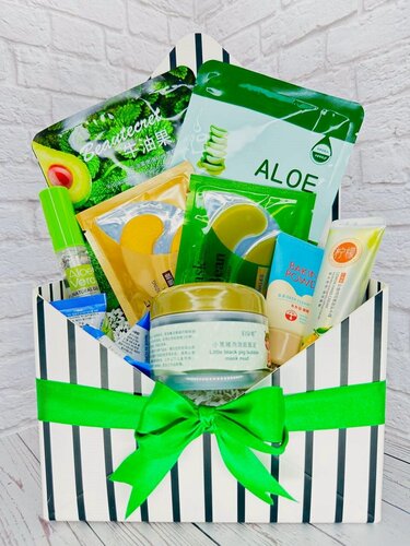 Изображение товара Подарочный набор для женщин Бьюти Бокс/Beauty Box с косметикой/Уходовая и декоративная косметика для лица и тела