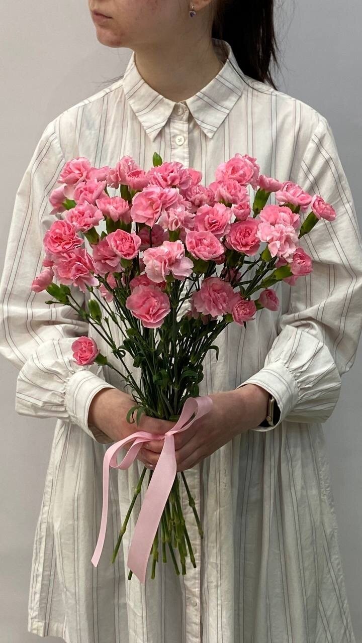 Букет из кустовой гвоздики «Барби» - 9 шт