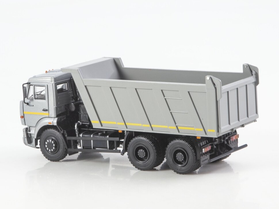 Масштабная модель КАМАЗ-6520 (1/43) — фото 1