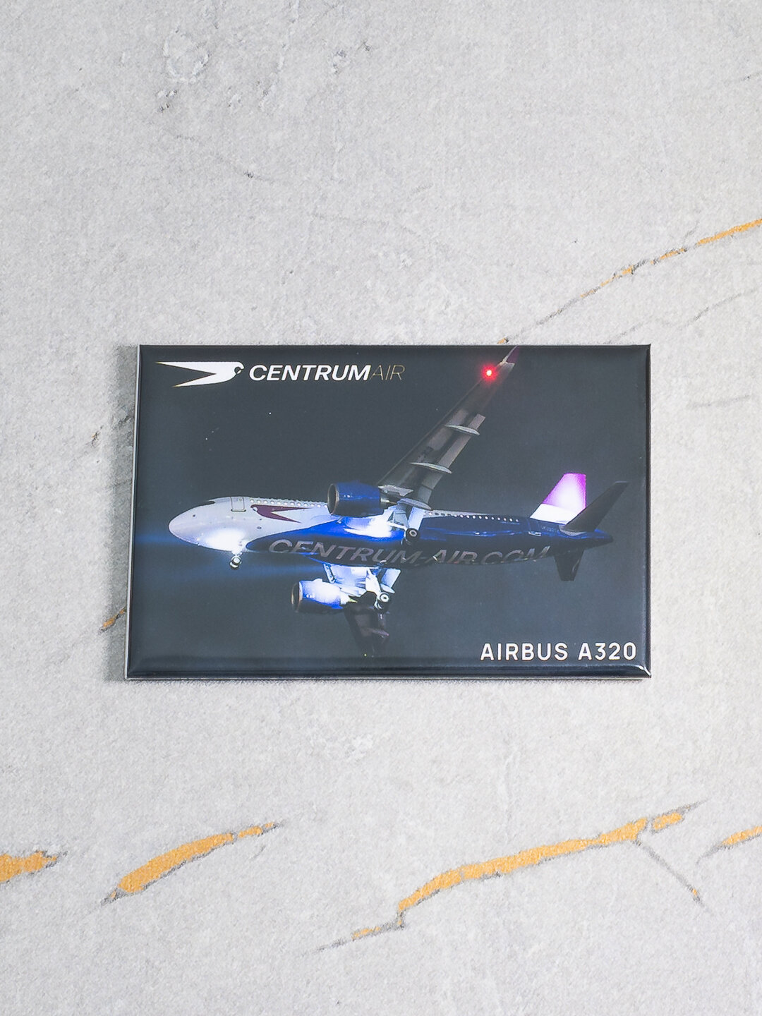 Фото магнит (авиасувенир), фото самолёта Airbus A320 Centrum Air, размер 8x5 см