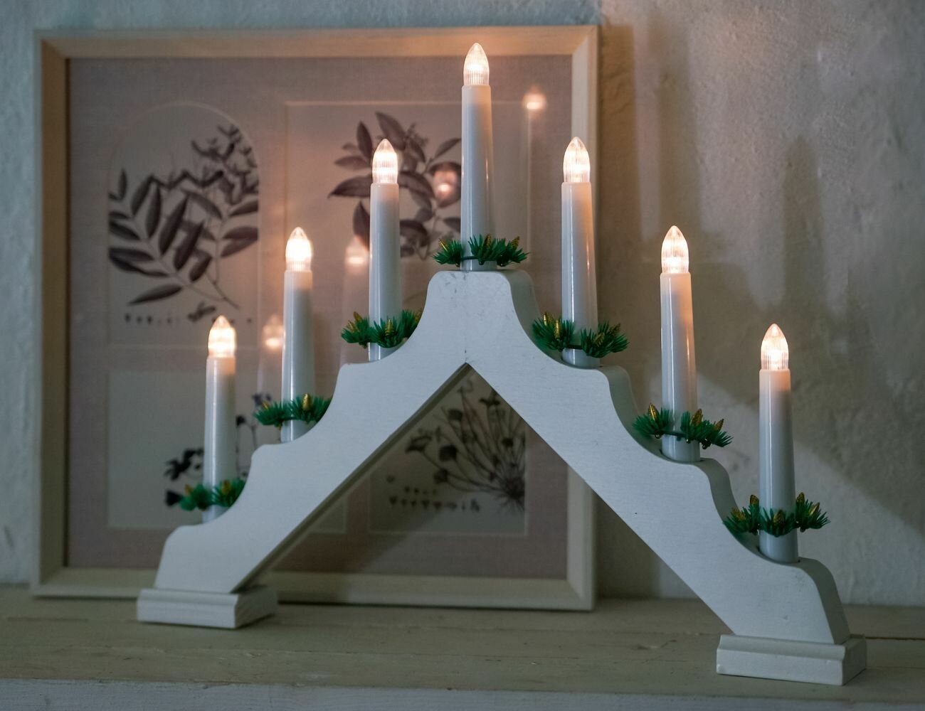 фото Koopman Светильник-горка Анни 40*31 см белая, 7 свечей с теплыми белыми LED, на батарейках AX8000160