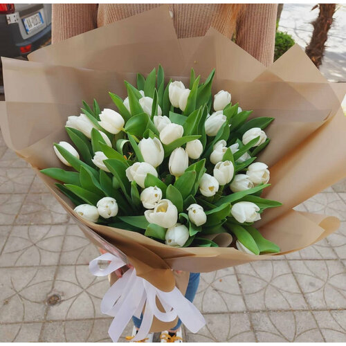 Премиум букет белых тюльпанов 51 шт, цветы премиум, шикарный, красивый букет цветов, тюльпаны.