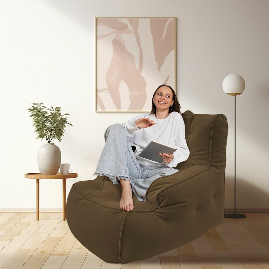 Современное кресло для отдыха aLounge - Tranquility Armchair - Hot Chocolate (велюр, коричневый) - бескаркасная мягкая мебель в гостиную, спальню, зону ожидания