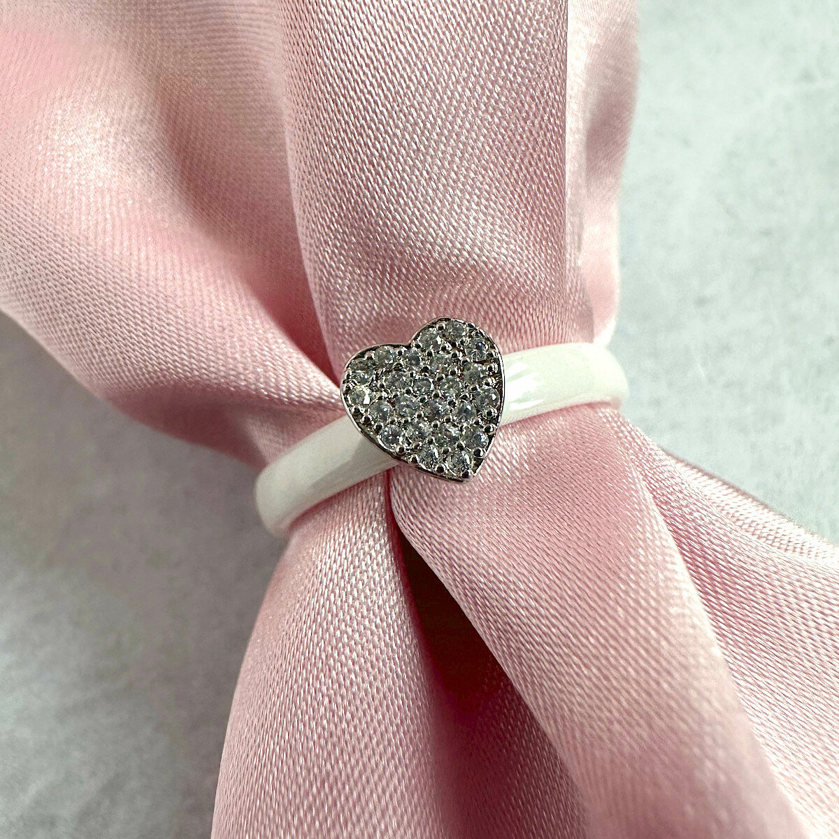 Кольцо помолвочное XUPING JEWELRY, циркон, размер 18, ширина 3 мм, белый, серебряный