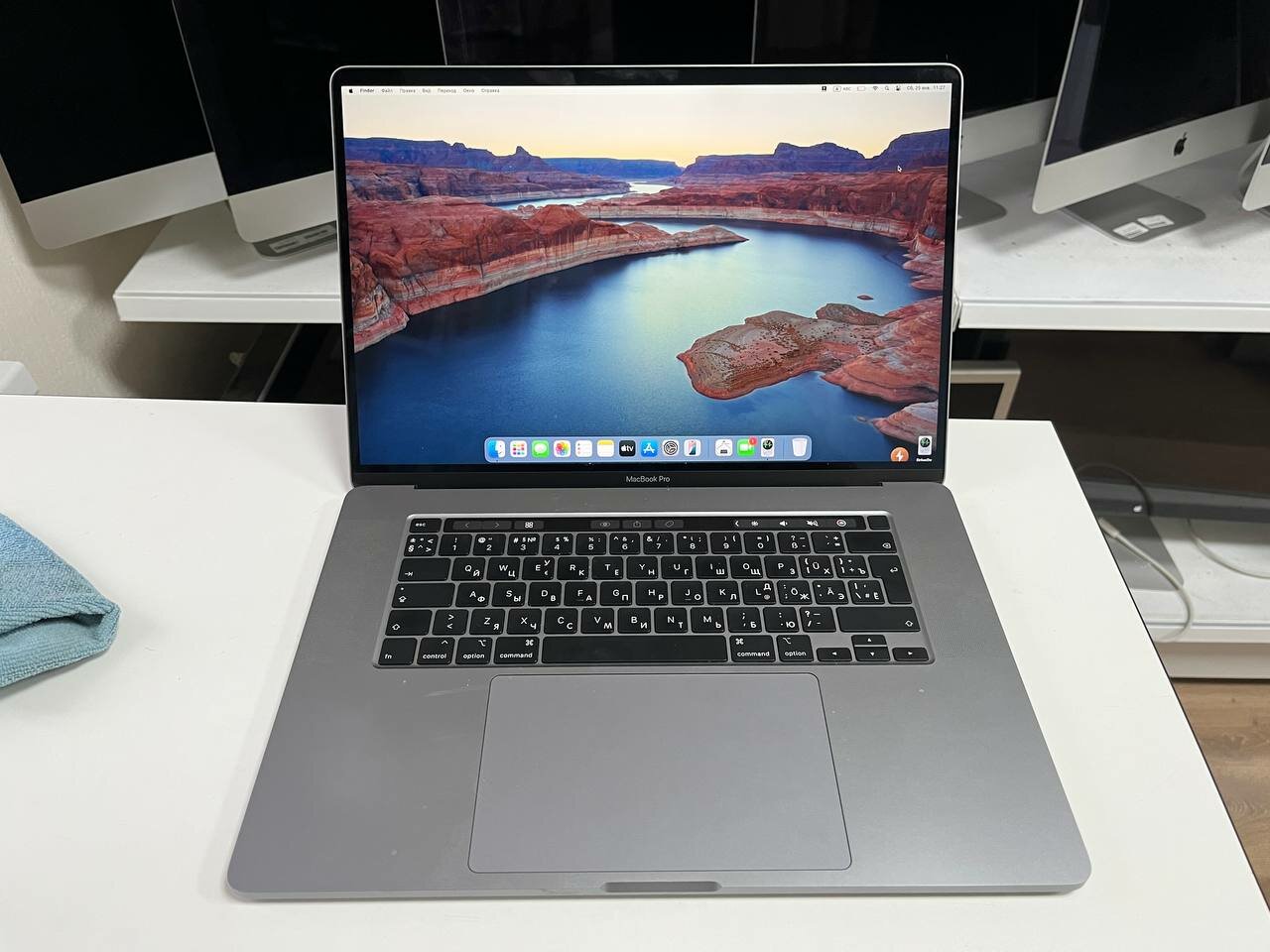 MacBook Pro 16インチ 2019 i9 2.4/32GB/1TB MacBook Pro (16 дюймов, 2019 г.) - Спецификации - Служба