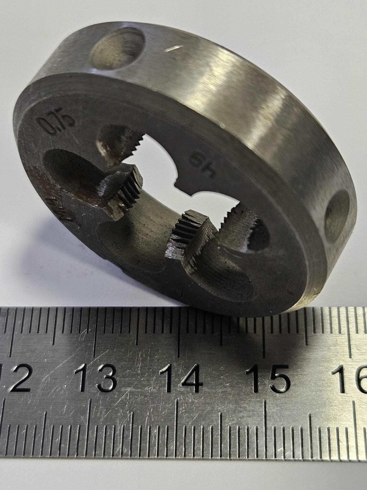 Плашка метрическая М14х0,75 — фото 1