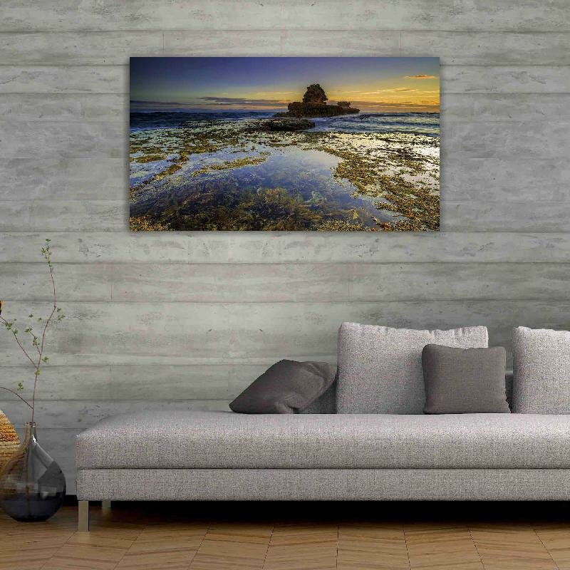 Картина на холсте 60x110 LinxOne "Море скалы водоросли Исландия" интерьерная для дома / на стену / на кухню / с подрамником
