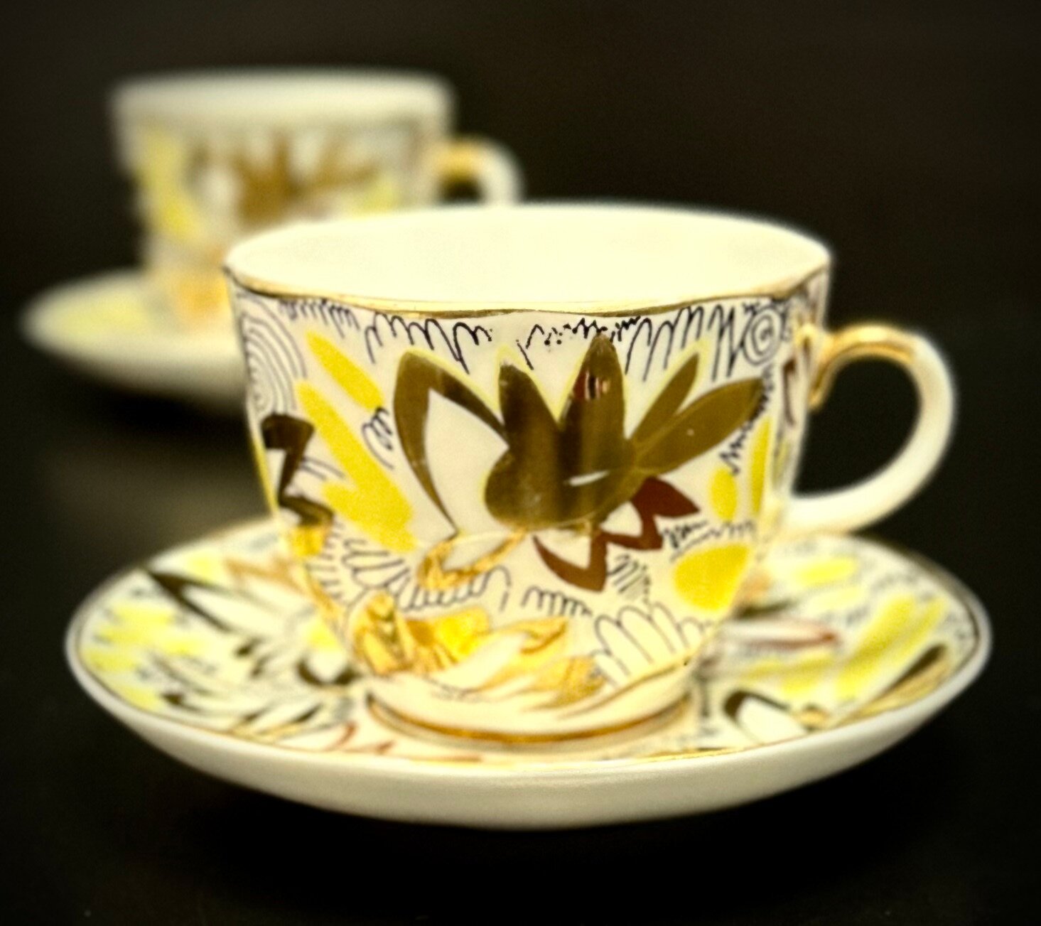 фото Винтажная кофейная пара "Золотые ромашки", чашка с блюдцем, фарфор, деколь, золочение. ЛФЗ. СССР.