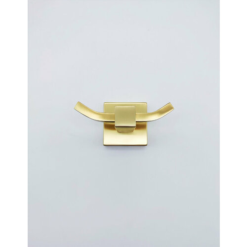 Двойной крючок DC8905 из латуни с покрытием матовое золото 2330₽