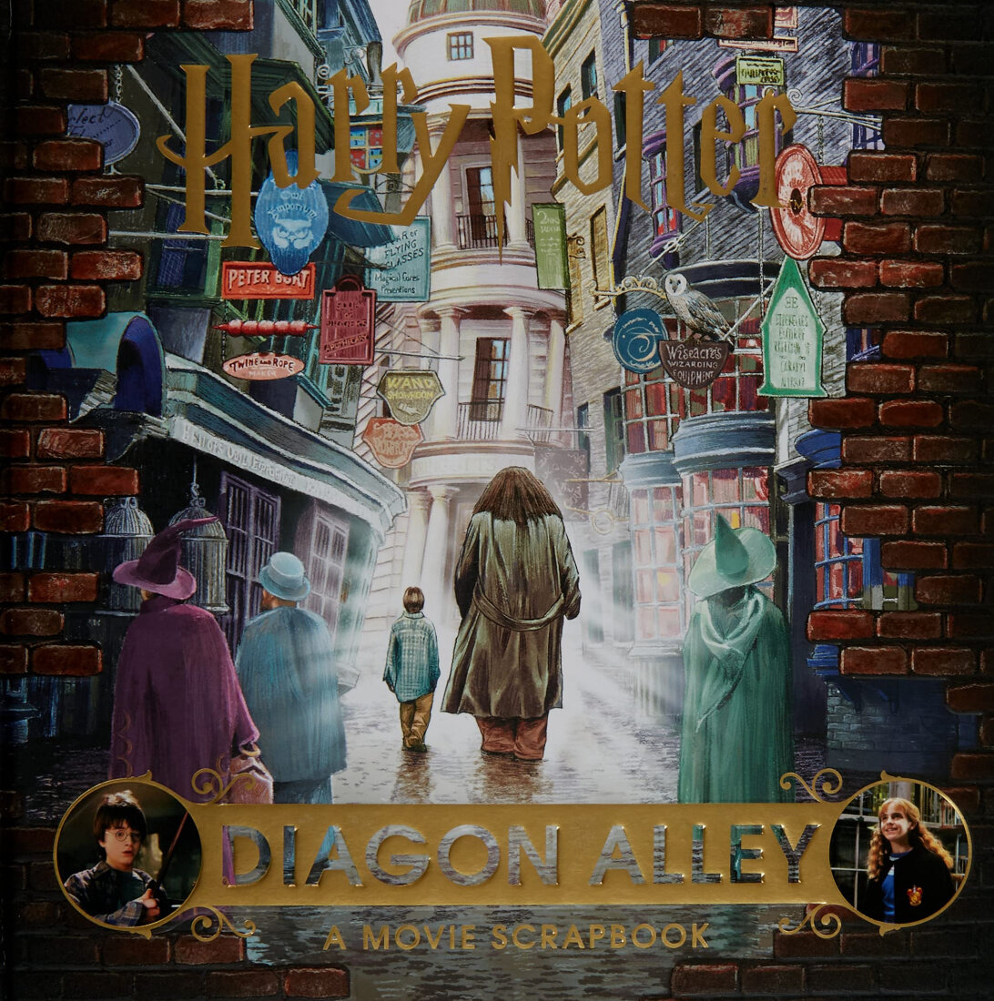 Harry Potter - Diagon Alley: Movie Scrapbook (HB) - фото №8