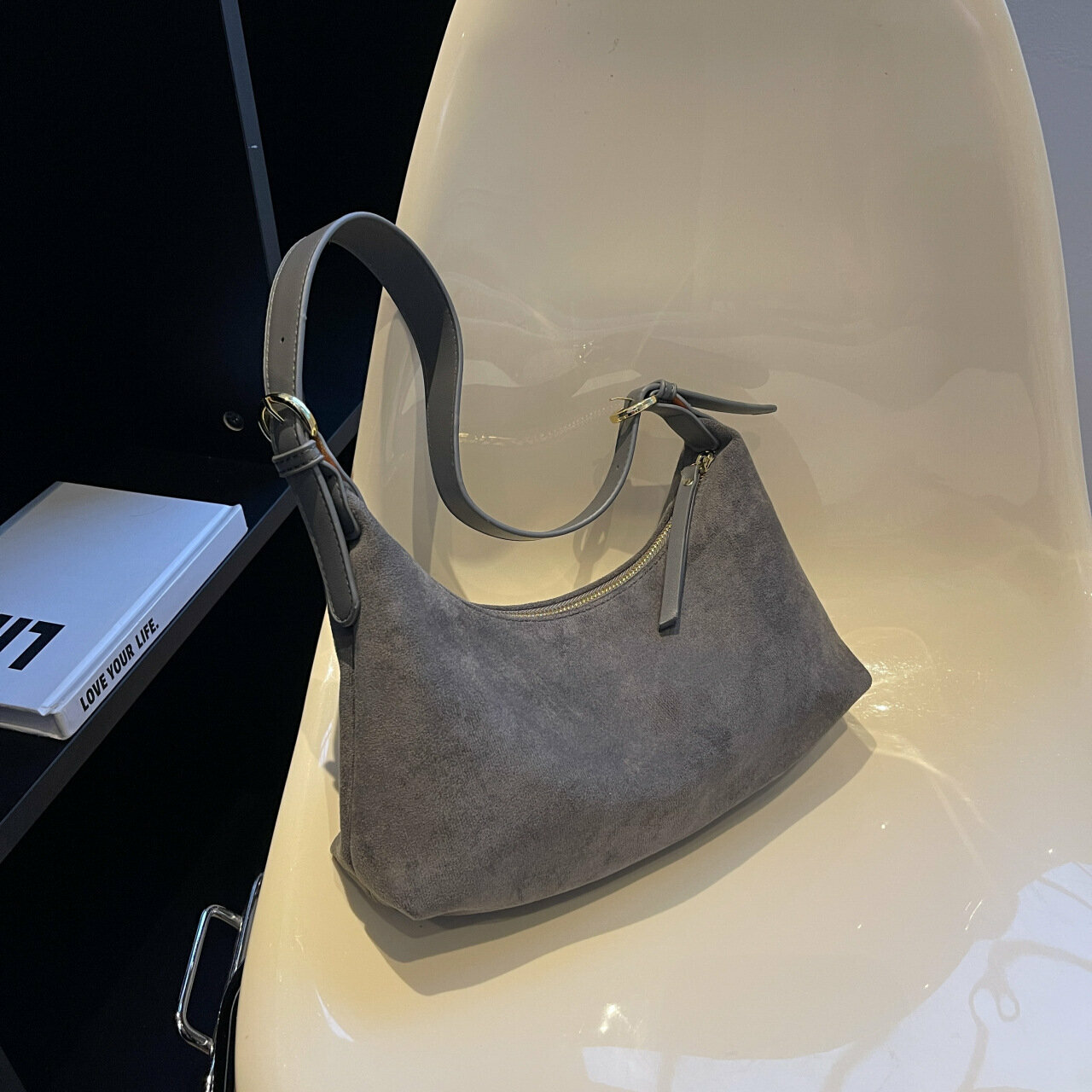 фото Сумка женская хобо, серый