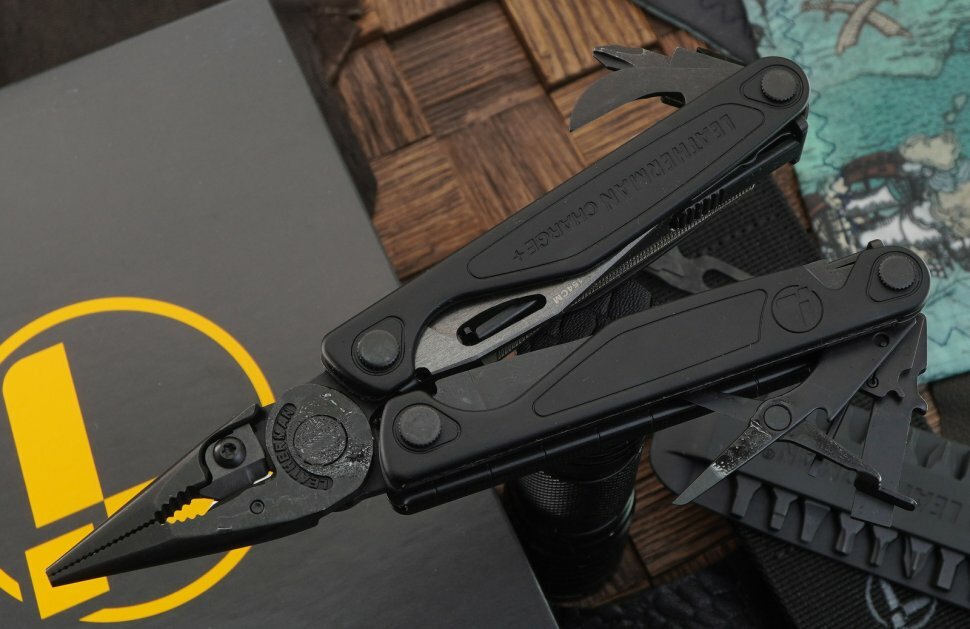 Мультитул Leatherman Charge Plus Black