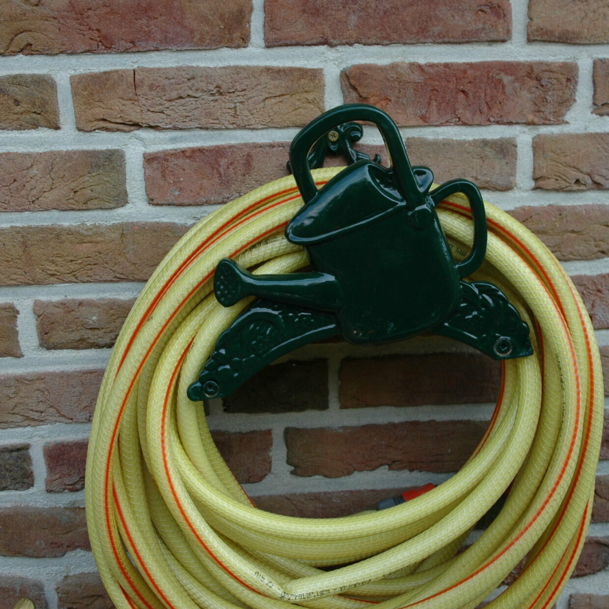 Изображение Держатель для шланга Лейка TG5G Esschert Design, 15.8 x 25.5 x 19.2 см