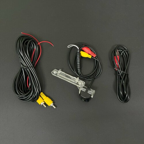 Камера заднего вида Volkswagen Golf V Passat B6 Jetta Touran Multivan 2000₽