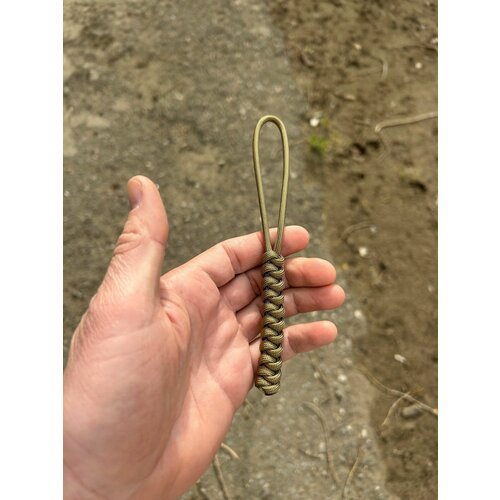 Темляк из паракорда на нож, сумку, одежду брелок.