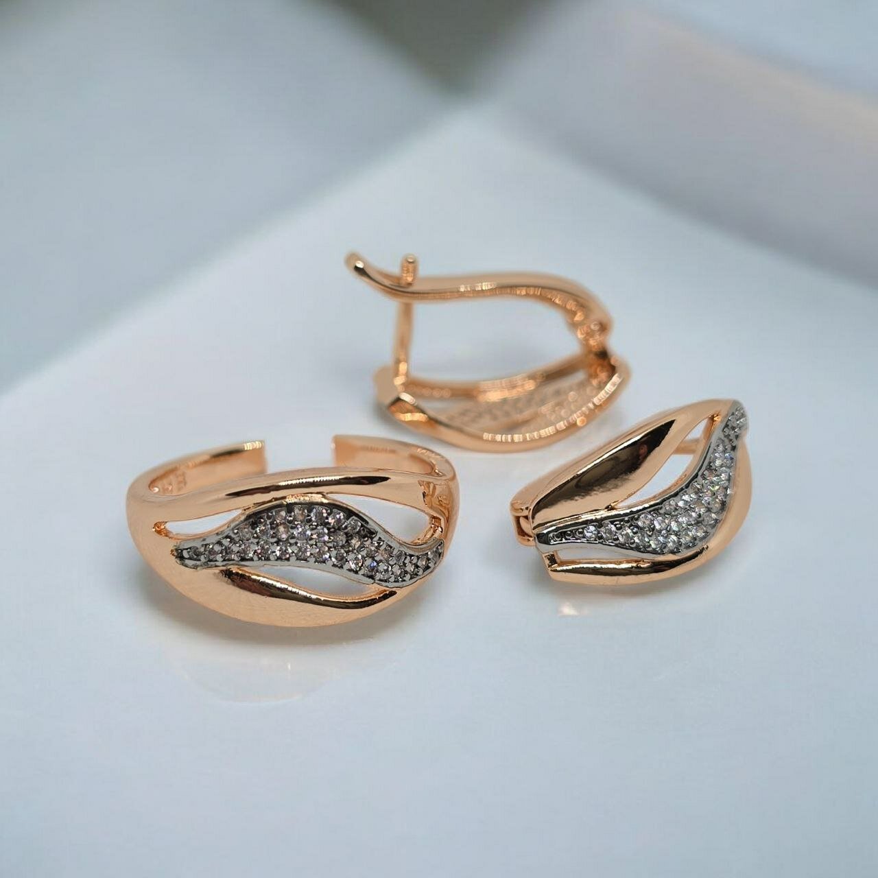 Комплект бижутерии: серьги, кольцо, фианит, размер кольца 17, dark blue — фото 1