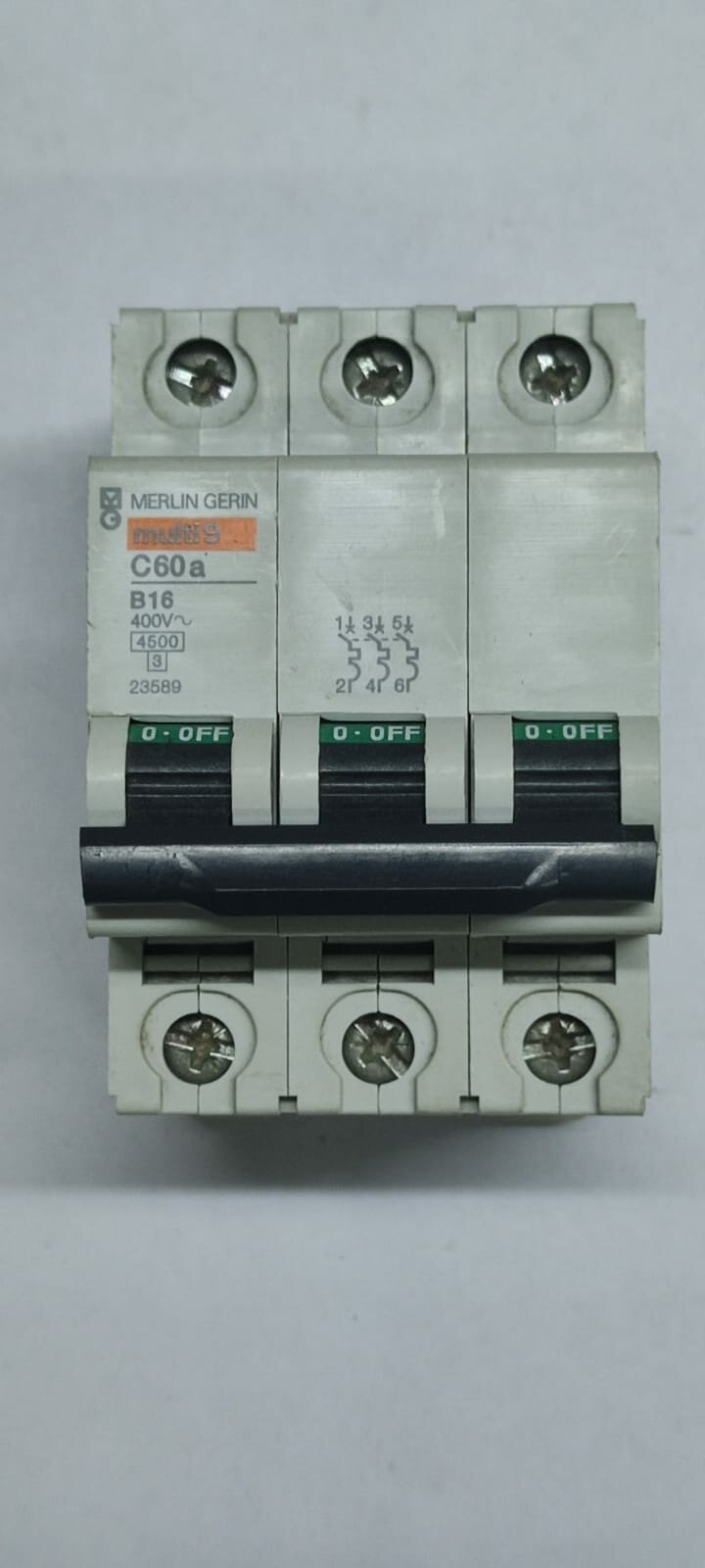 Schneider Electric MERLIN GERIN Автоматический выключатель Multi 9 C60A 3П 16A B 23589