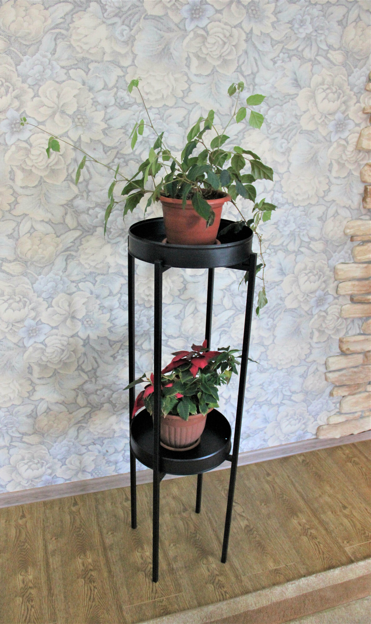 фото Напольная подставка для цветов в стиле лофт "юкша"