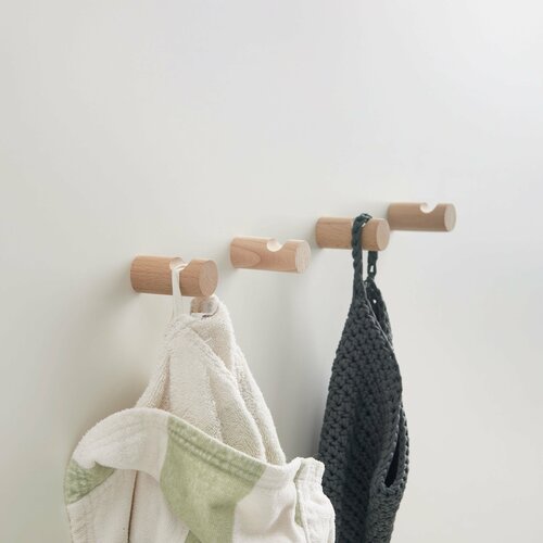 Крючок K4 деревянный, бук 60х26 мм, 4 шт - упаковка, лак, Varman.pro