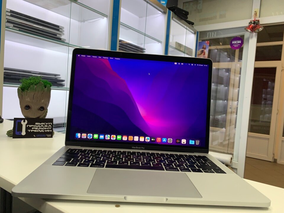 13.3" Ноутбук Apple MacBook Pro 2017, 2560x1600, Intel Core i5 2.3 ГГц, RAM 8 ГБ, SSD 256 ГБ, Intel Iris 640, MacOS Ventura