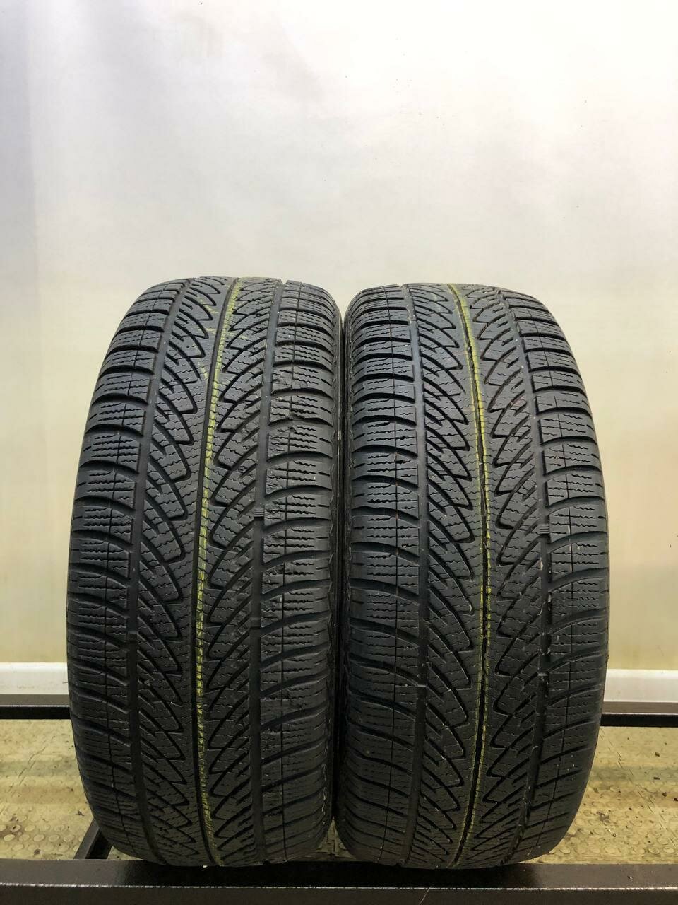 Goodyear UltraGrip 8 Performance 215/55 R17 БУ Шины Зимние