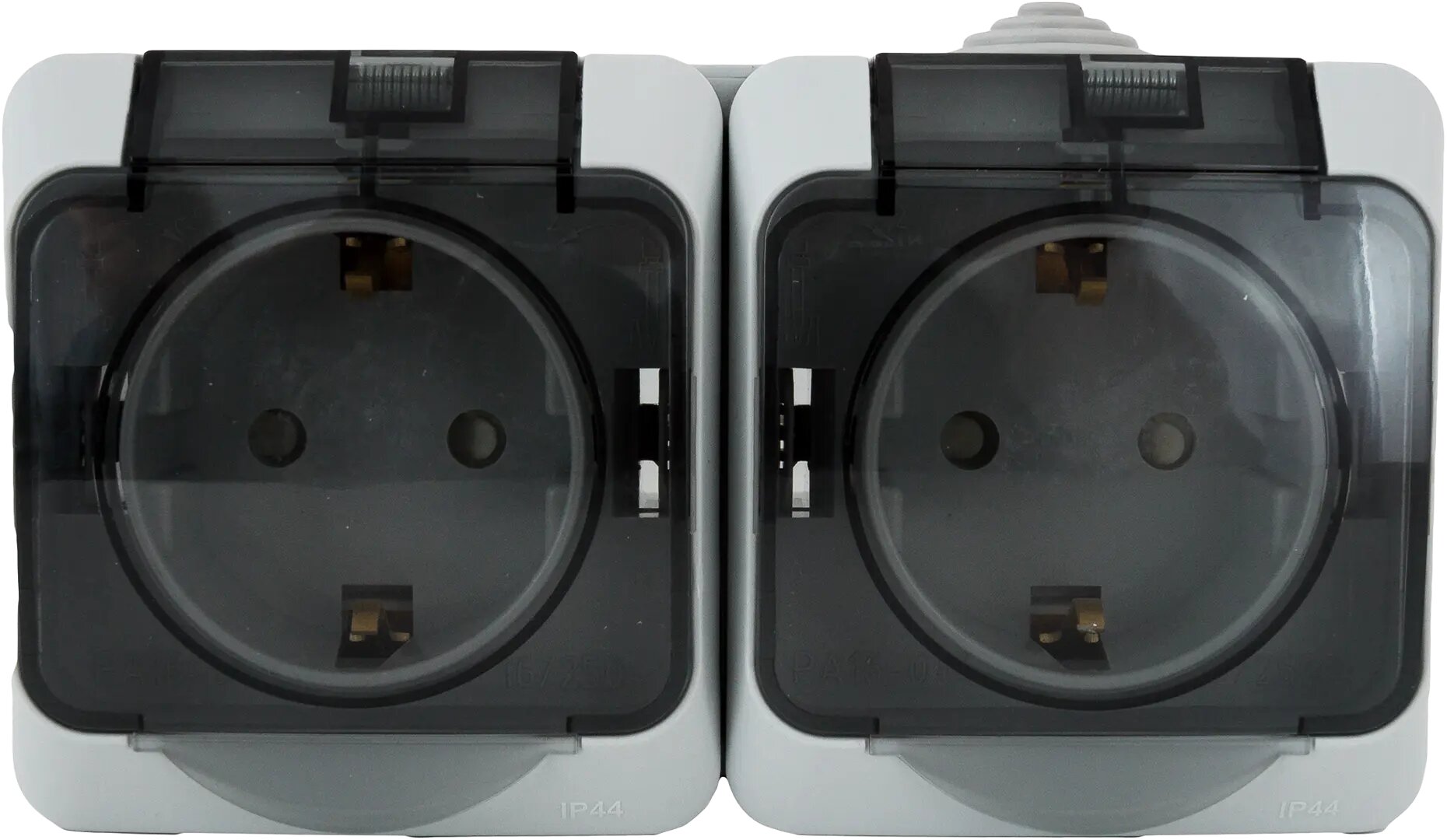 фото Розетка двойная накладная влагозащищённая Schneider Electric Этюд с заземлением с крышкой и шторками IP44 цвет серый