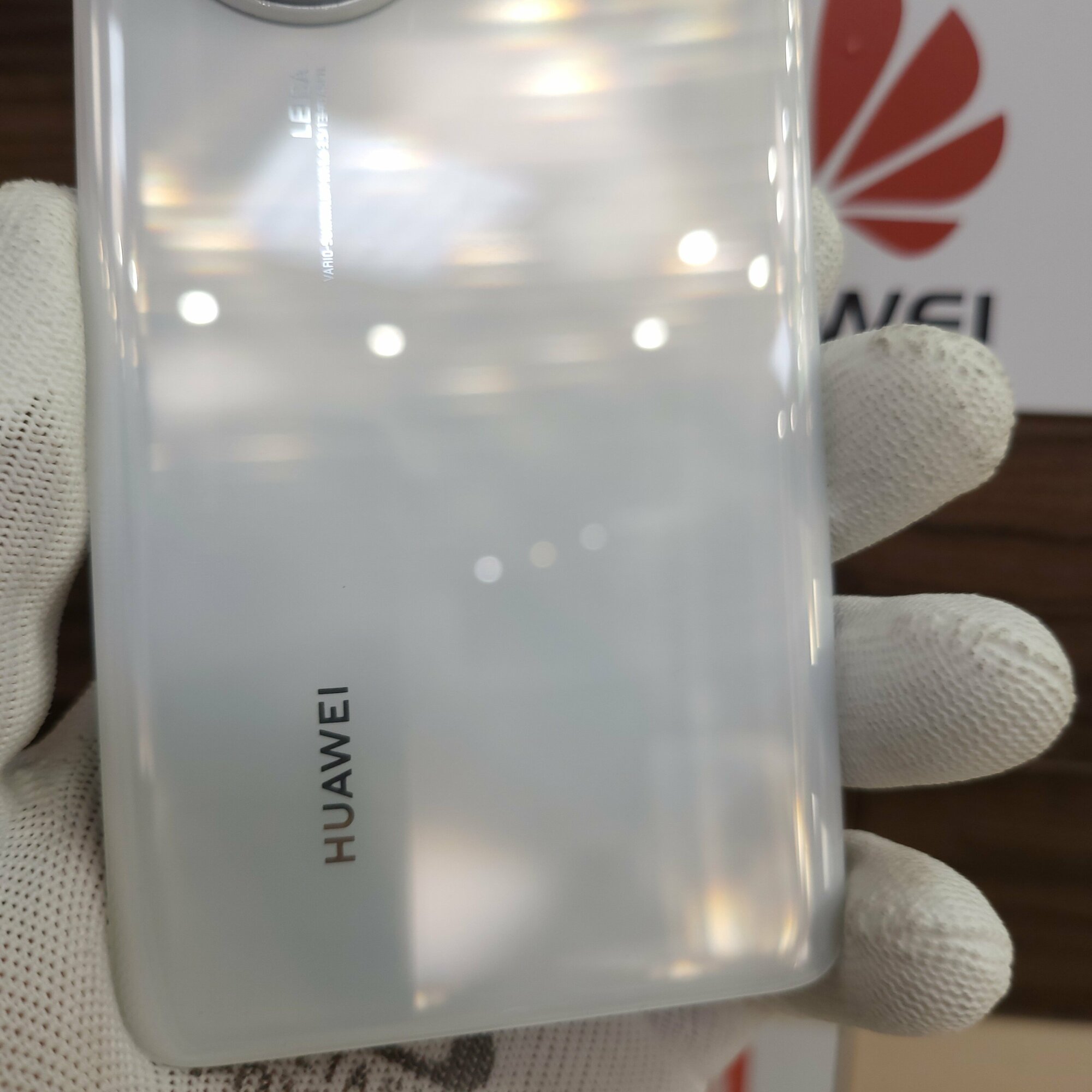 Крышка для Huawei P50 Pro оригинальная (заднее стекло) цвет: белый — фото 3