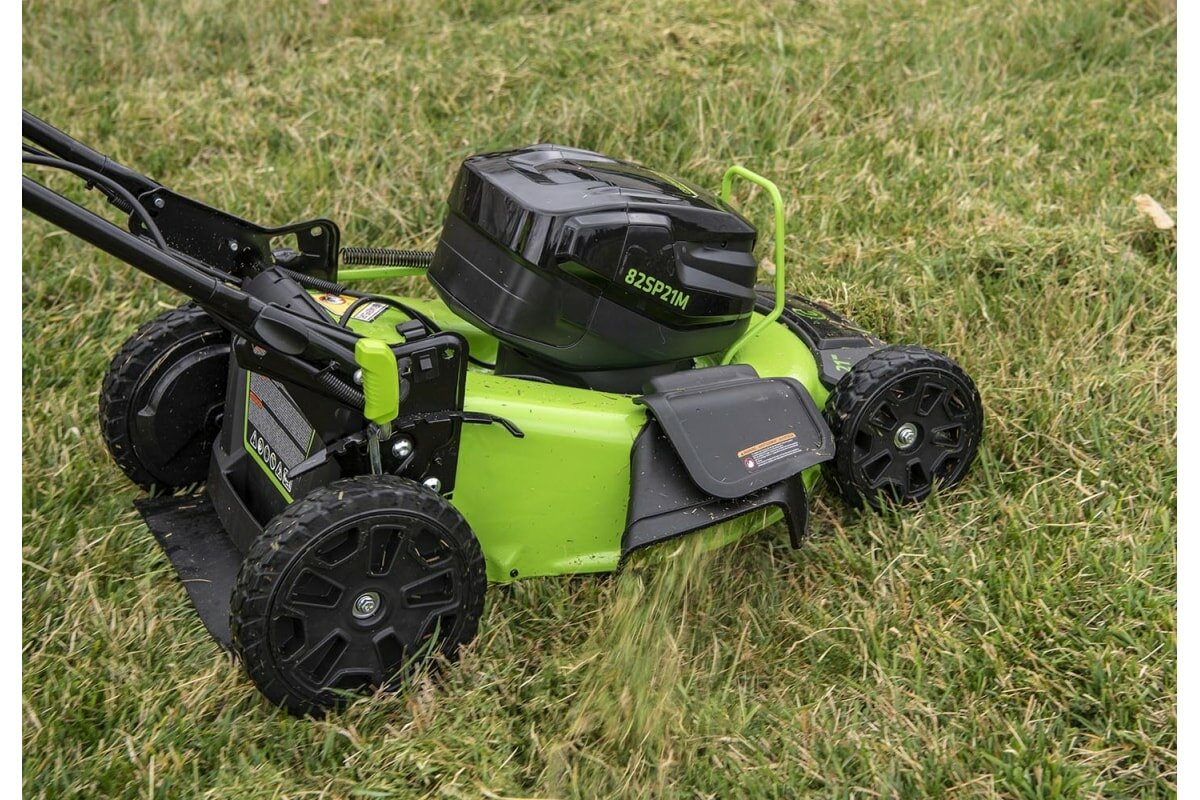 Аккумуляторная газонокосилка Greenworks GC82LM51SP2 2515907 - фотография № 10