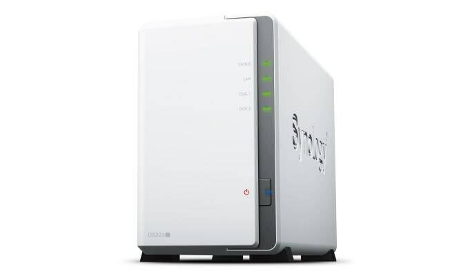 Synology Дисковый массив DS223j Сетевое хранилище 2x2.5" 3.5" SATA, Realtek RTD1296-1.7GHz, 1 GB DDR4, 1x1 Гбит с, 2xUSB