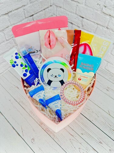 Изображение товара Подарочный набор для женщин Бьюти Бокс/Beauty Box с косметикой/Уходовая и декоративная косметика для лица и тела