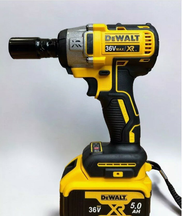 фото Гайковёрт Dewalt аккумуляторный ударный 36V