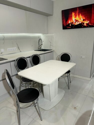 Изображение товара Кухонный стол и стулья комплект , Обеденная группа