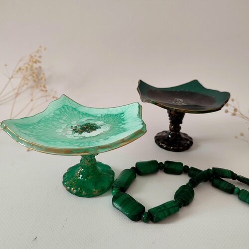 Комплект вазочек Зеленые из эпоксидной смолы 1863₽