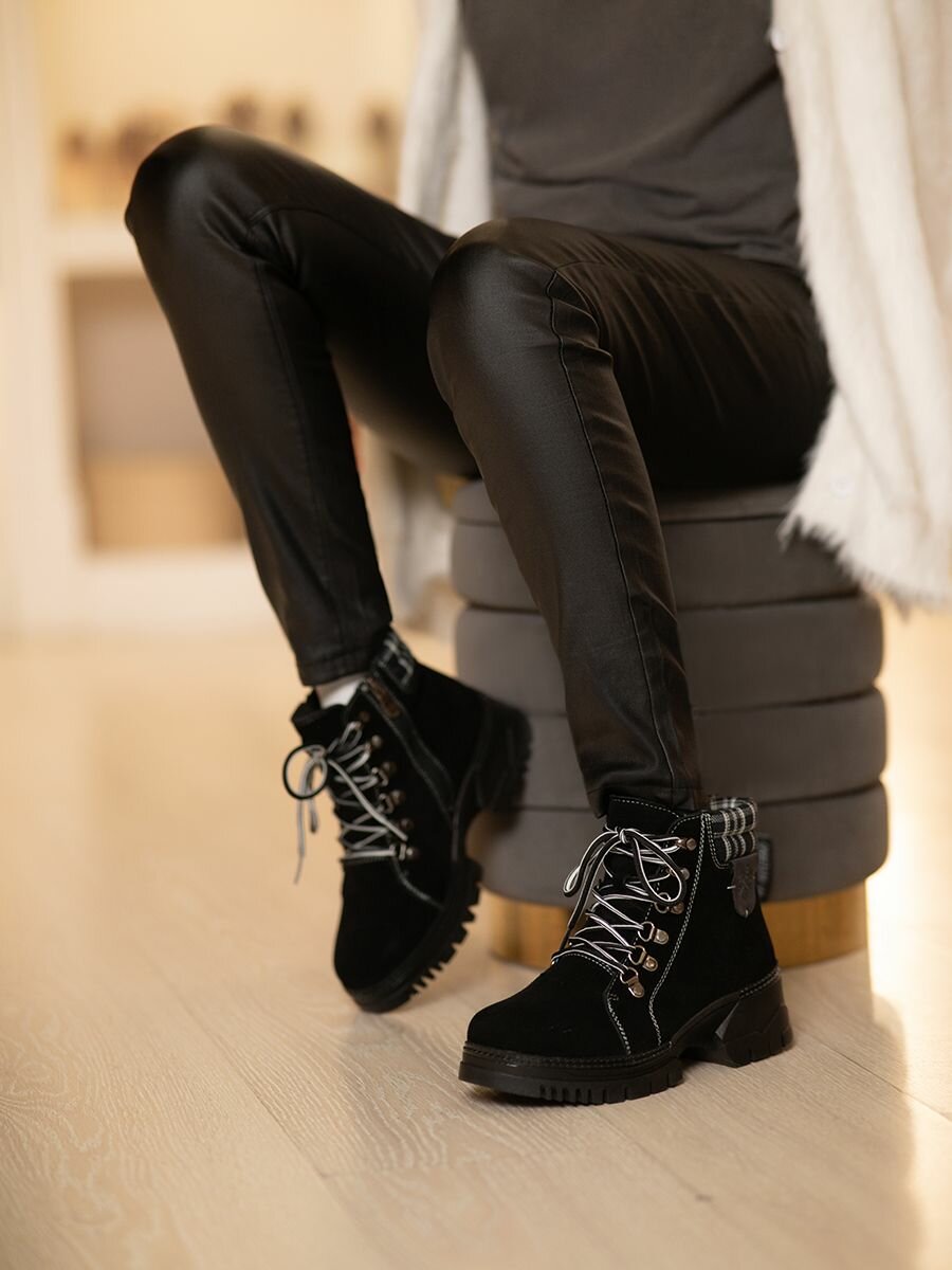 Ботинки женские зимние ортопедические черные в клетку Viorica, арт. 15.13