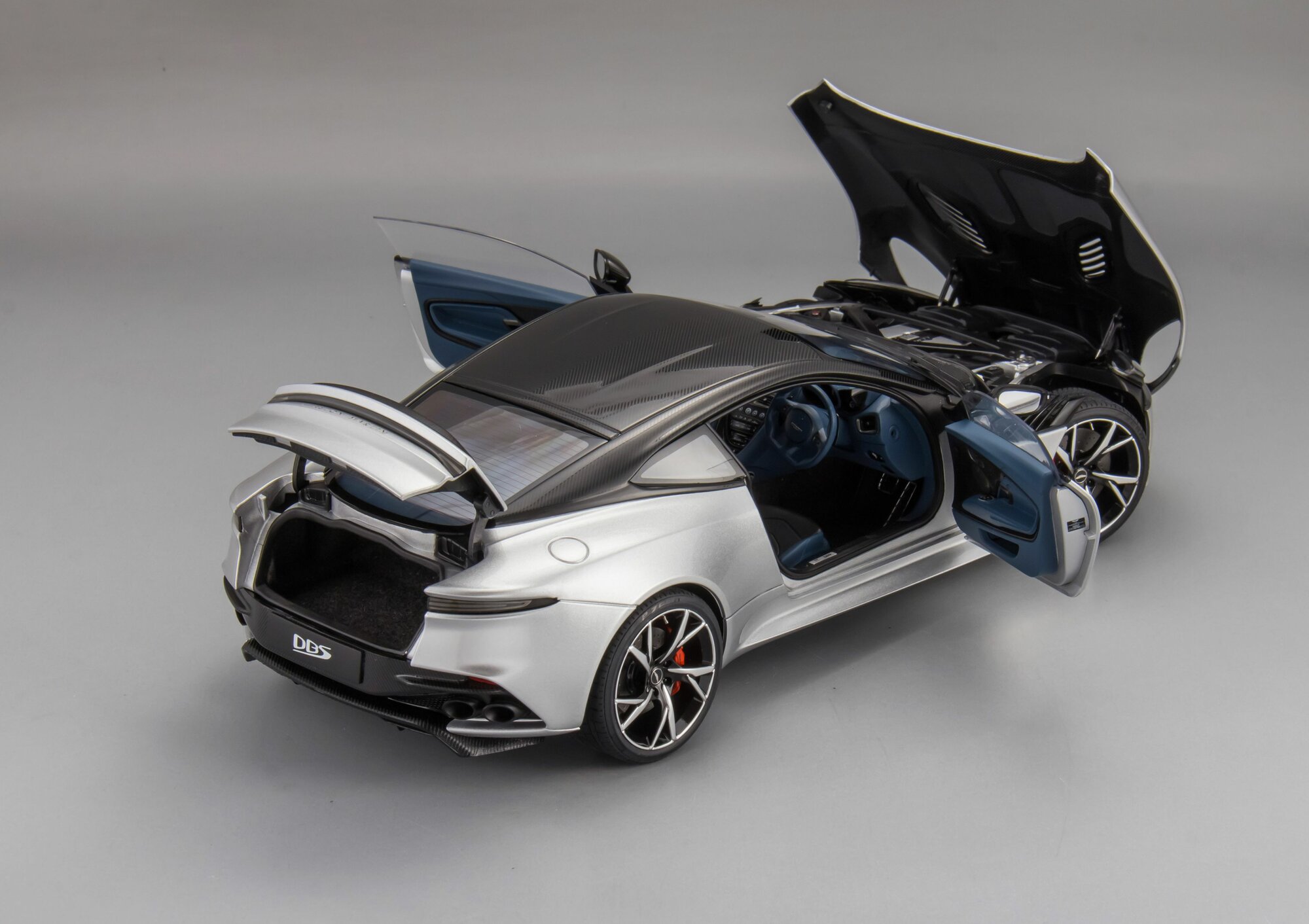 Масштабная модель Aston Martin DBS Superleggera - 2019 — фото 1