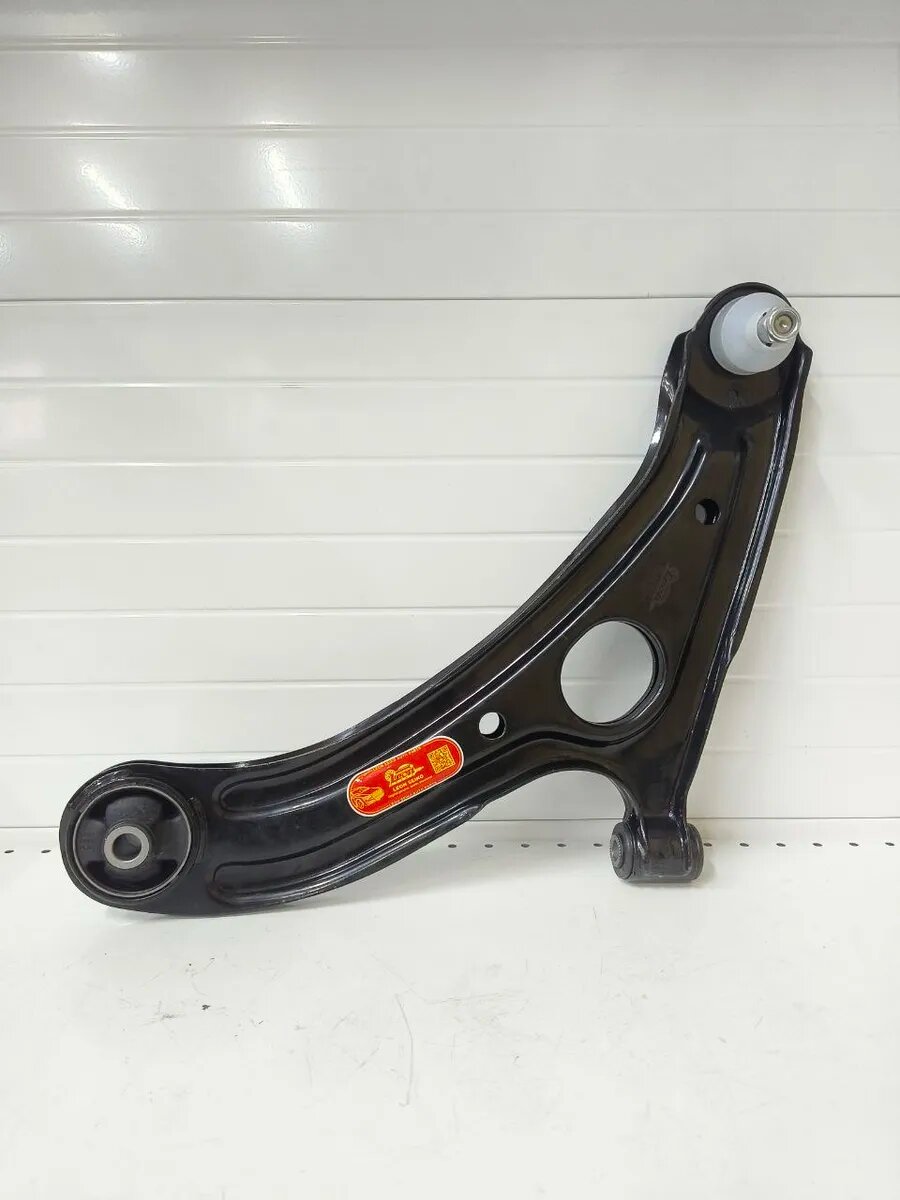 Рычаг подвески передний левый в сборе на Hyundai Getz