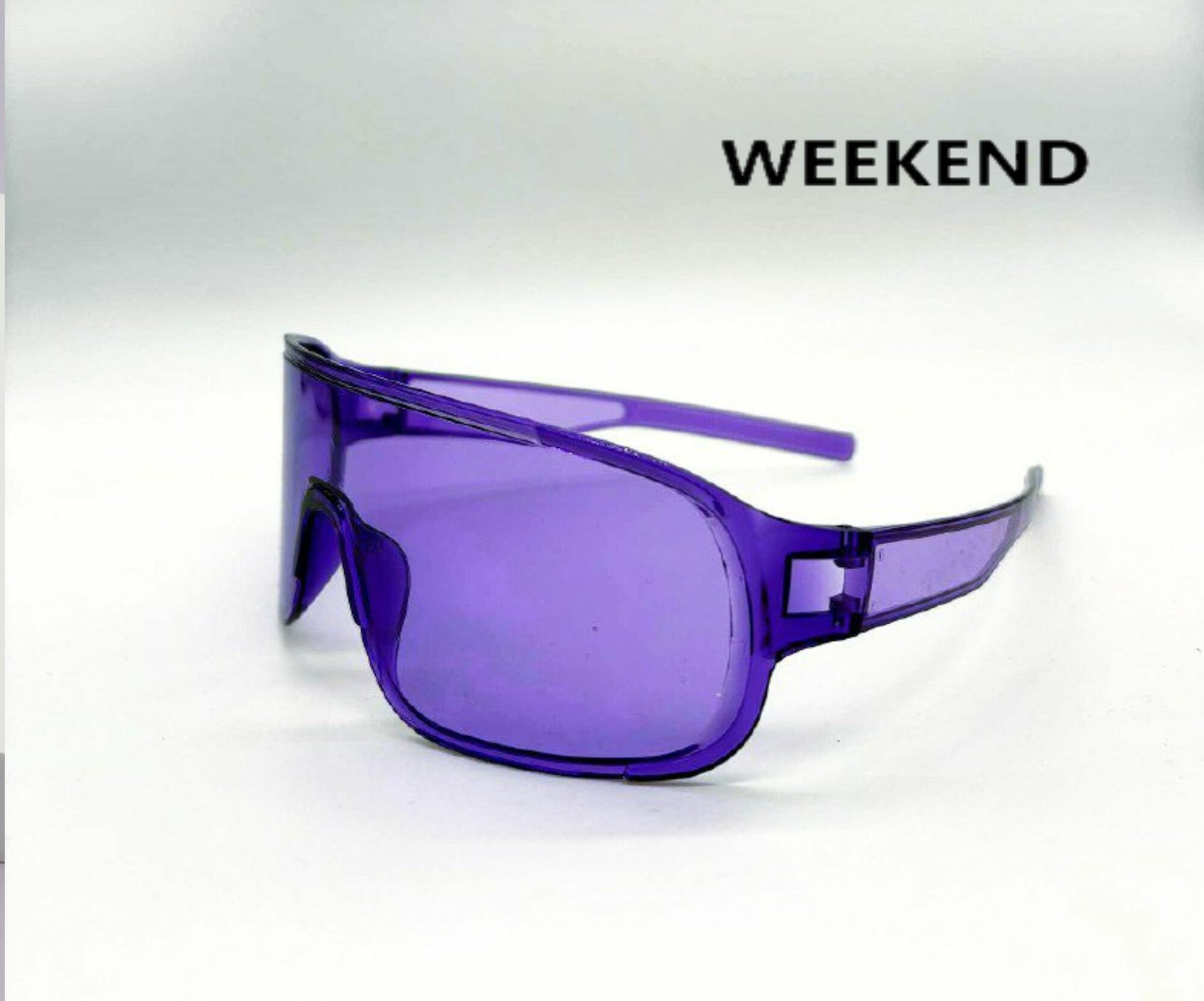 Солнцезащитные очки Weekend