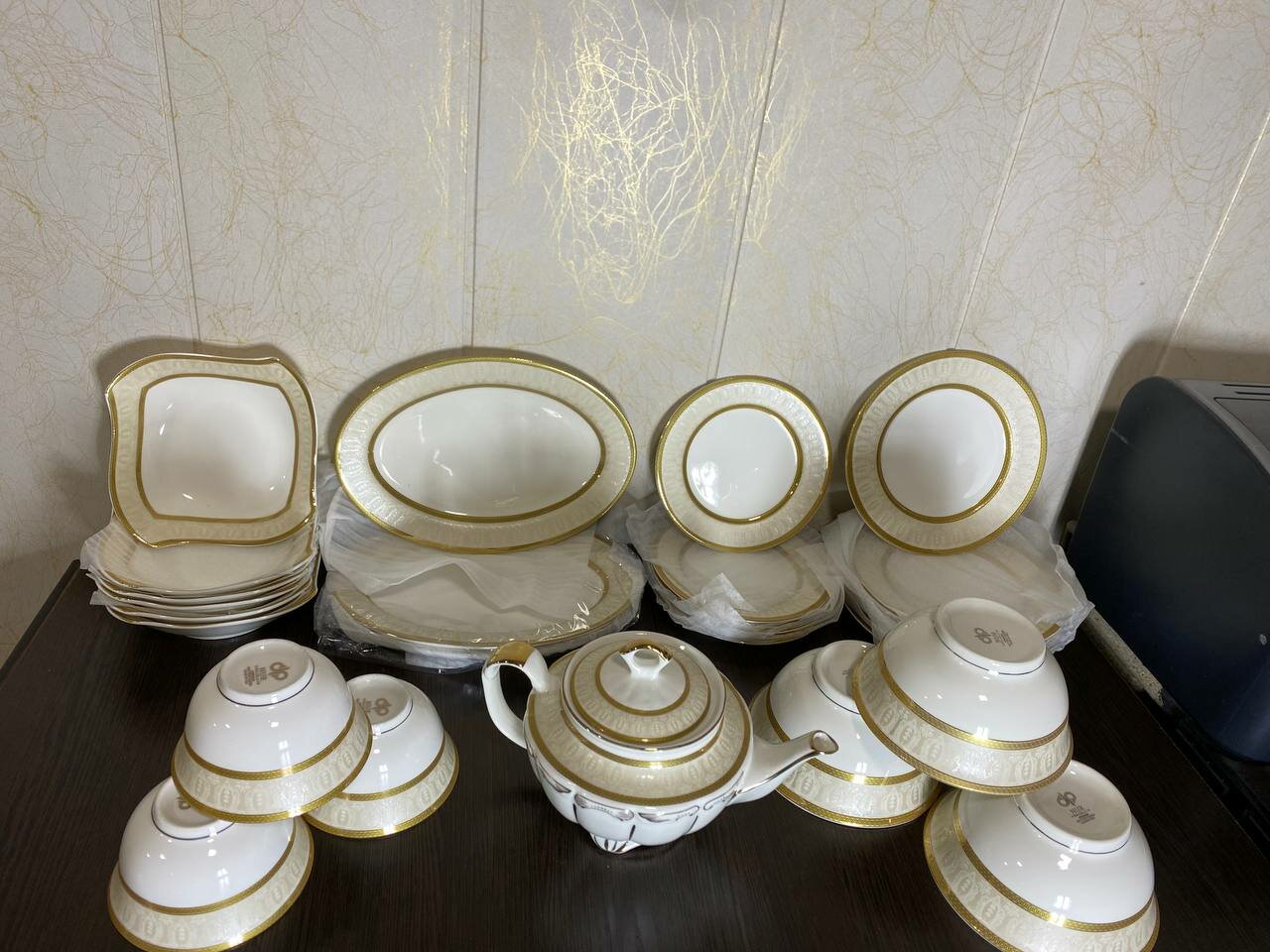 Набор фарфоровой посуды TILLA CHINNI, 60 предметов на 12 человек