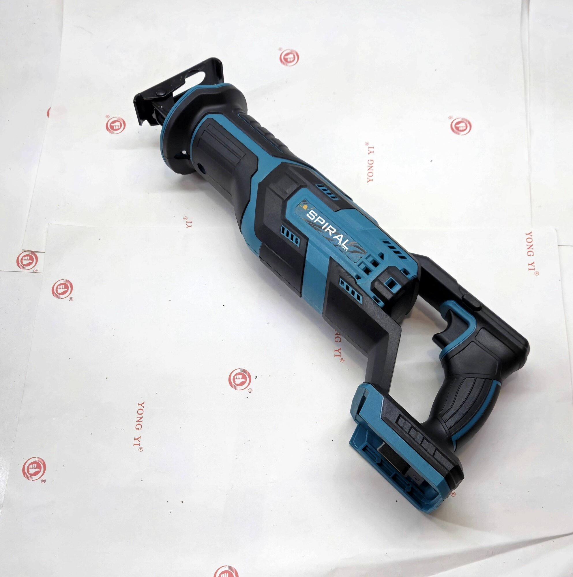 фото Сабельная пила Бесщёточная