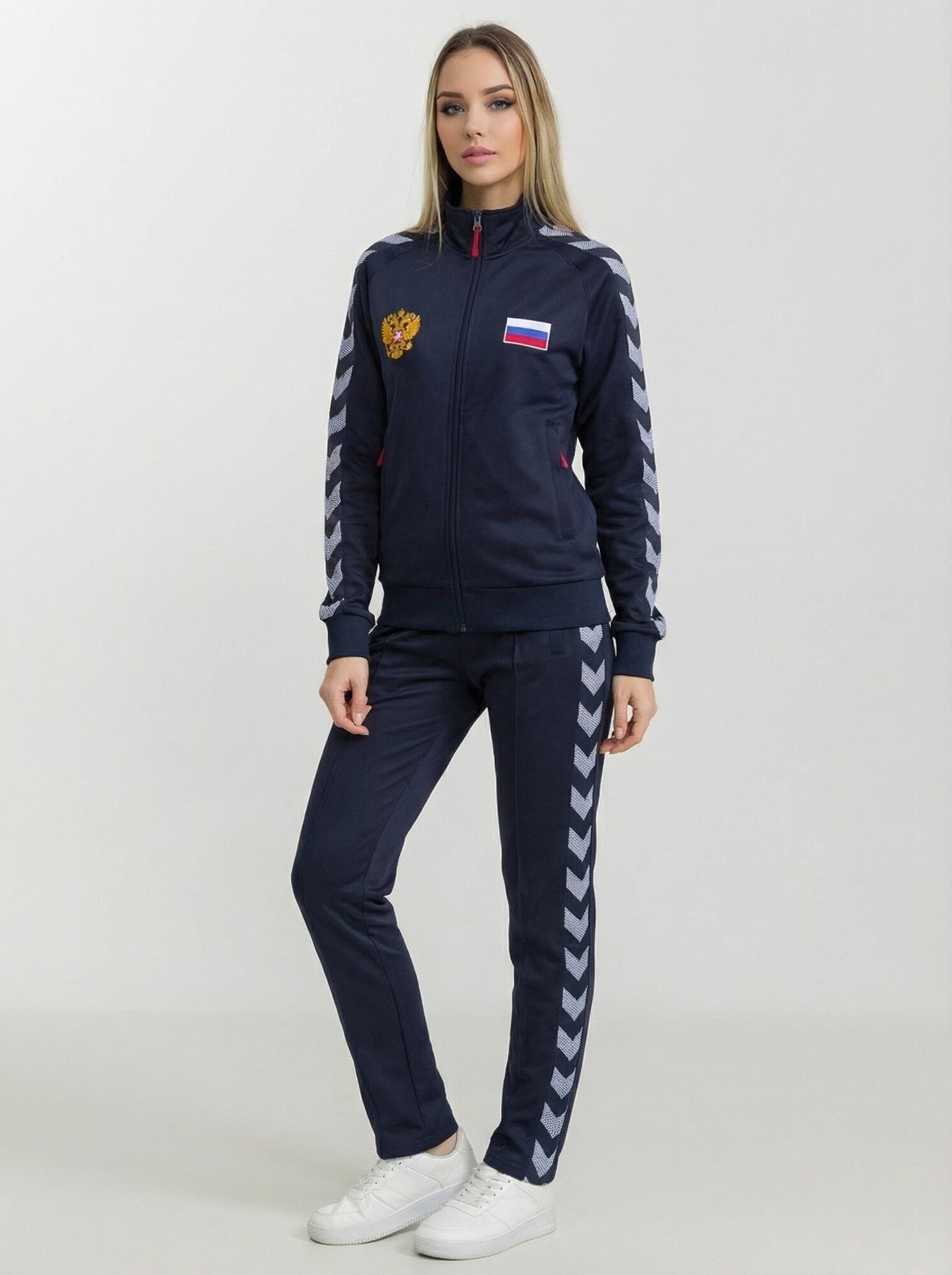 Костюм спортивный